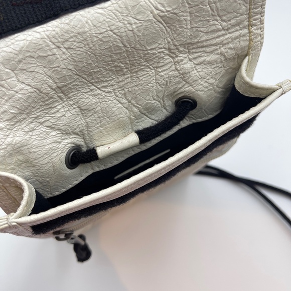 Balenciaga Agneau Arena small explorer crossbody bag pouch white leather - Picture 12 of 15